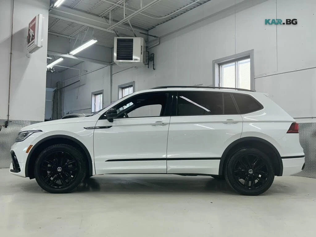 VW Tiguan R-Line Black 4Motion * АвтоКредит * (ЦЕНА ДО БГ), снимка 2 - Автомобили и джипове - 56167302
