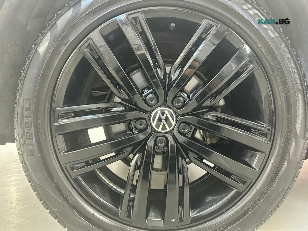 VW Tiguan R-Line Black 4Motion * АвтоКредит * (ЦЕНА ДО БГ), снимка 9 - Автомобили и джипове - 56167302