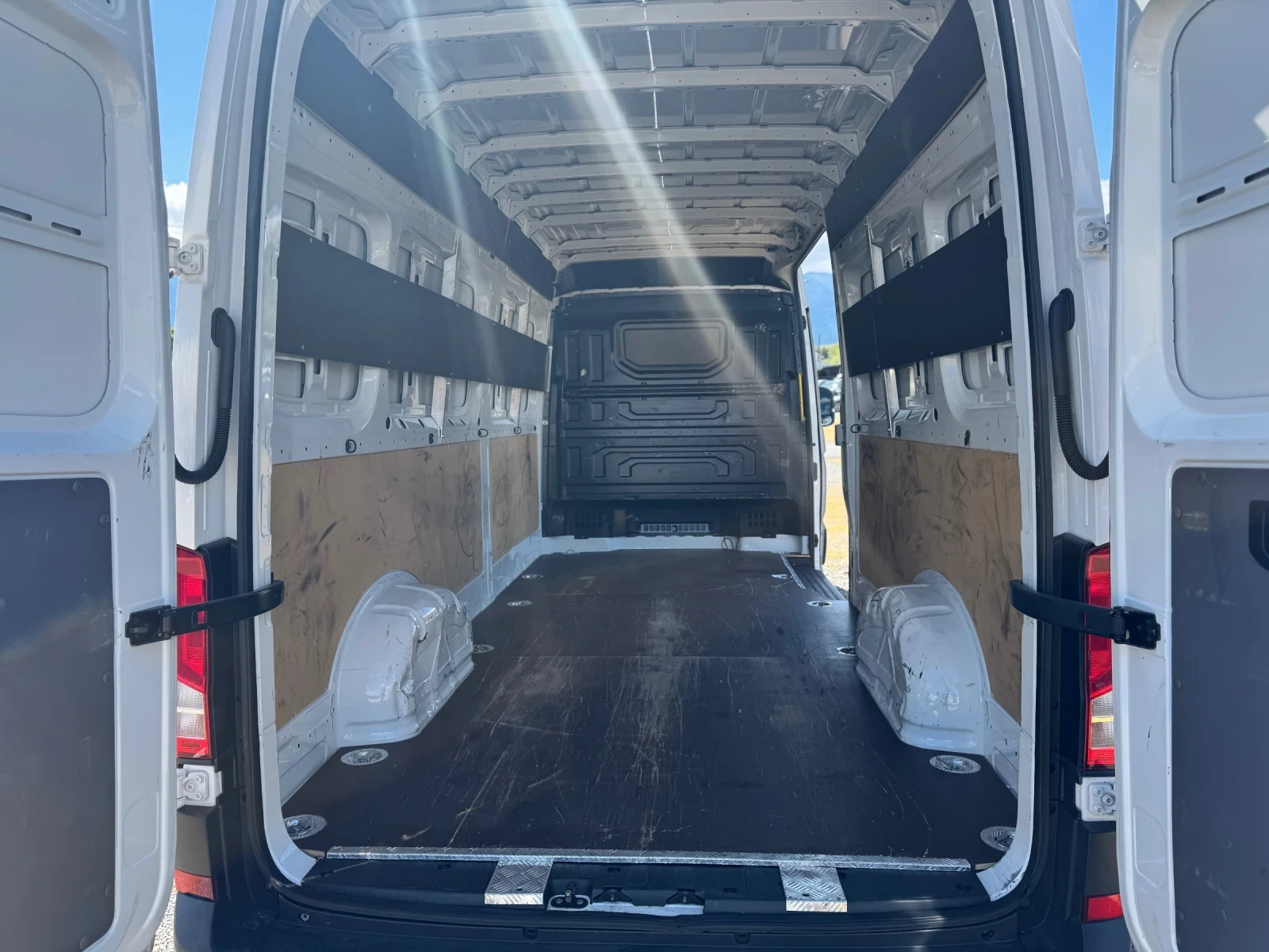 VW Crafter Maxsi, снимка 15 - Бусове и автобуси - 54385677