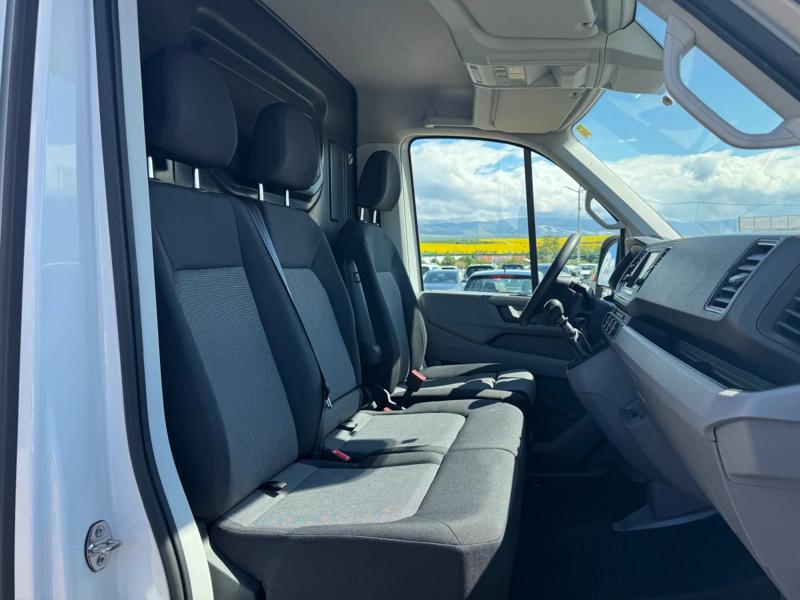 VW Crafter Maxsi, снимка 11 - Бусове и автобуси - 54385677