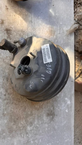       /    Chrysler 300 - P04779266AE