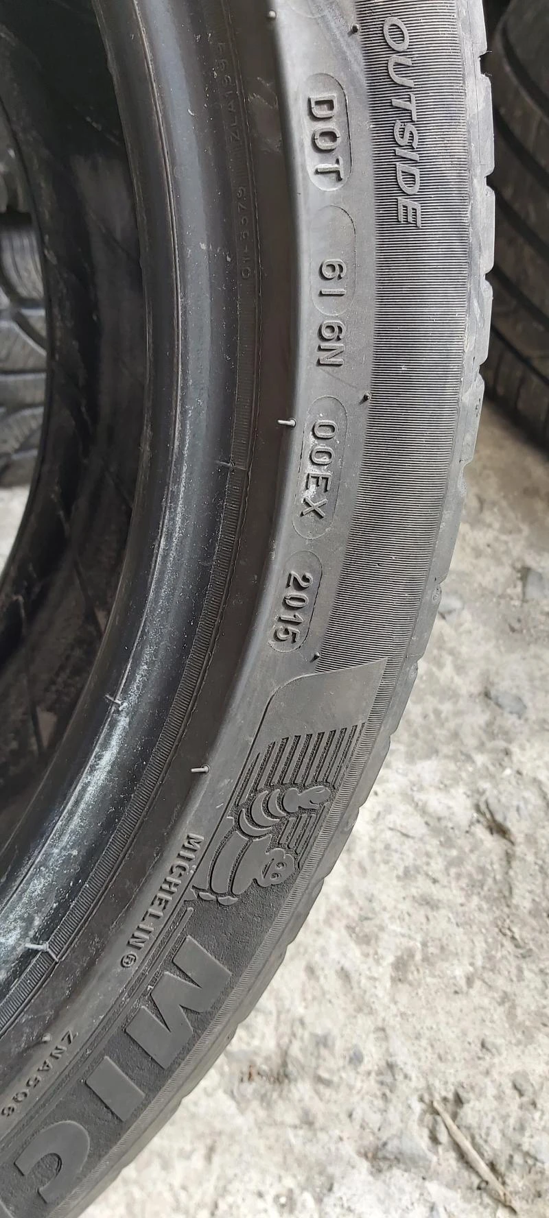 Гуми Летни 235/45R19, снимка 8 - Гуми и джанти - 33034289