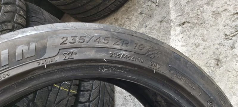 Гуми Летни 235/45R19, снимка 7 - Гуми и джанти - 33034289