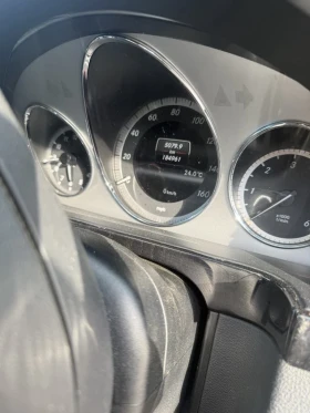 Mercedes-Benz E 220, снимка 9
