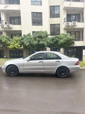 Mercedes-Benz C 180, снимка 3