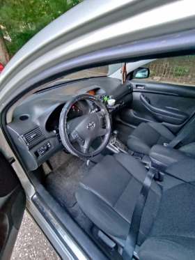 Toyota Avensis Комби, снимка 13 - Автомобили и джипове - 44157937