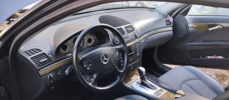 Mercedes-Benz E 320 W211, снимка 4 - Автомобили и джипове - 47413238