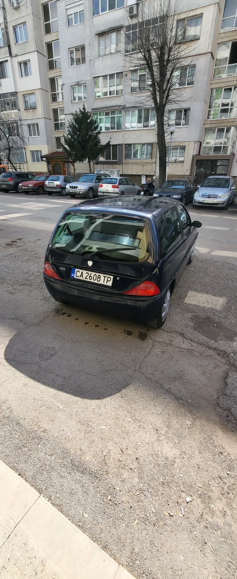 Lancia Ypsilon 1.2 бензин А/С, снимка 3 - Автомобили и джипове - 49595137