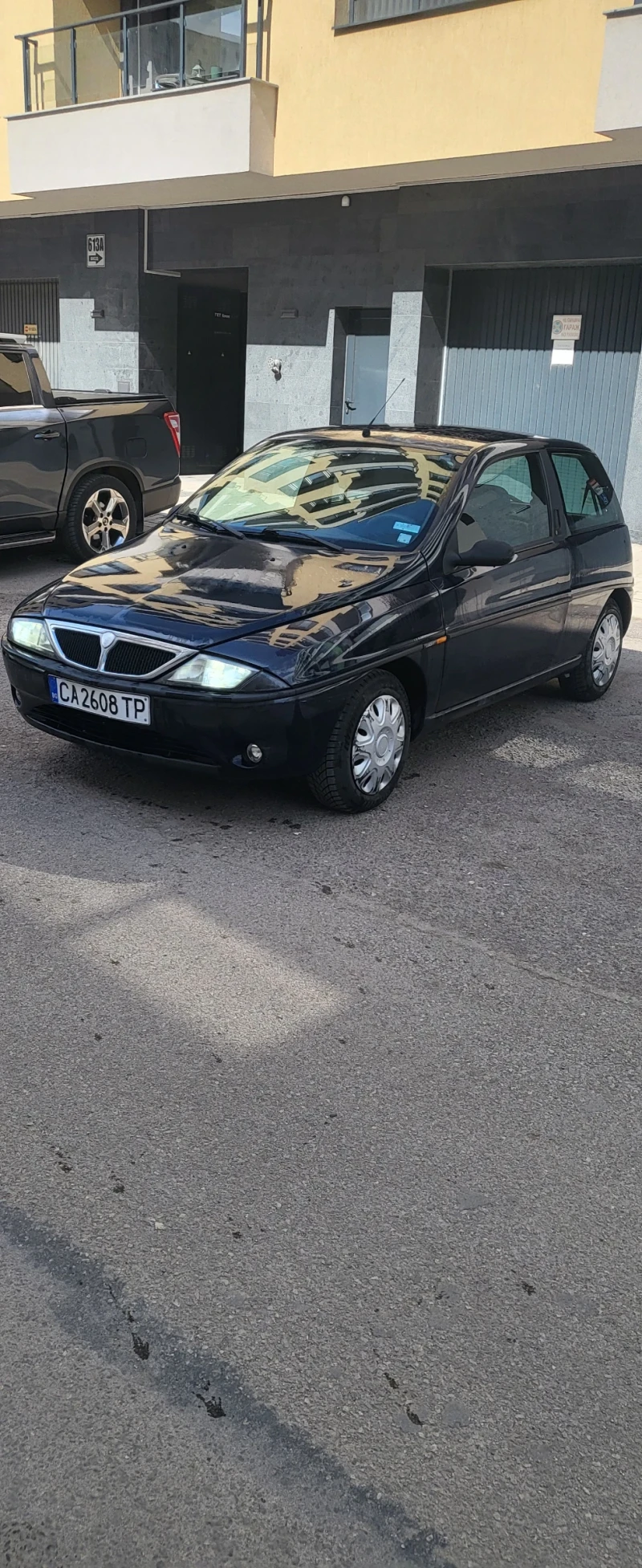 Lancia Ypsilon 1.2 бензин А/С, снимка 1 - Автомобили и джипове - 49595137