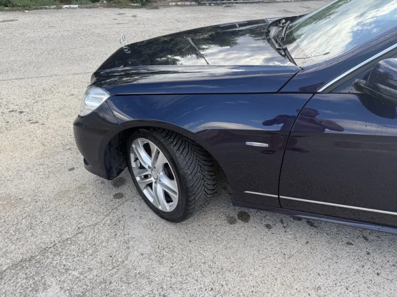 Mercedes-Benz E 220, снимка 6 - Автомобили и джипове - 51629043