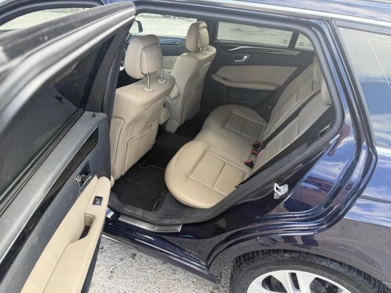 Mercedes-Benz E 220, снимка 11 - Автомобили и джипове - 51629043