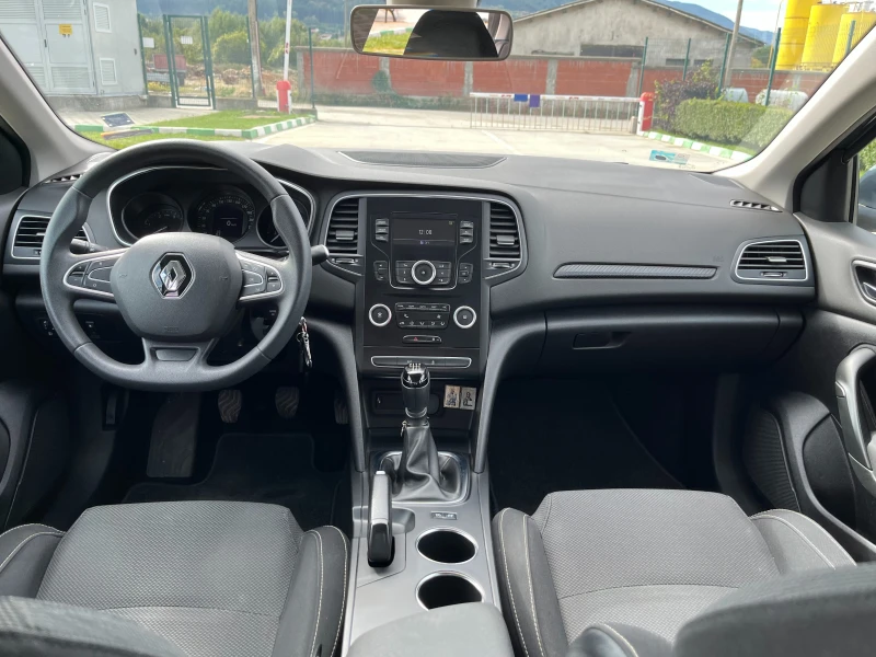 Renault Megane 1.5 dci, снимка 8 - Автомобили и джипове - 52050422