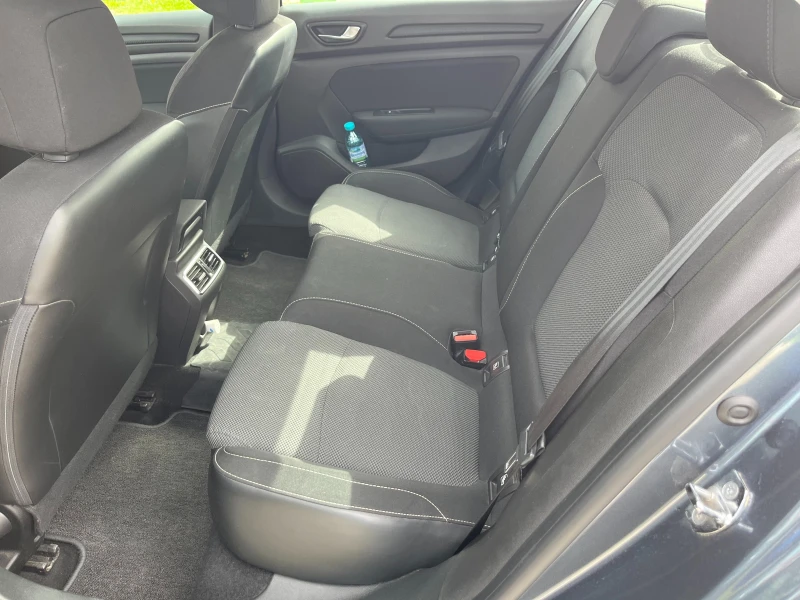 Renault Megane 1.5 dci, снимка 7 - Автомобили и джипове - 52050422