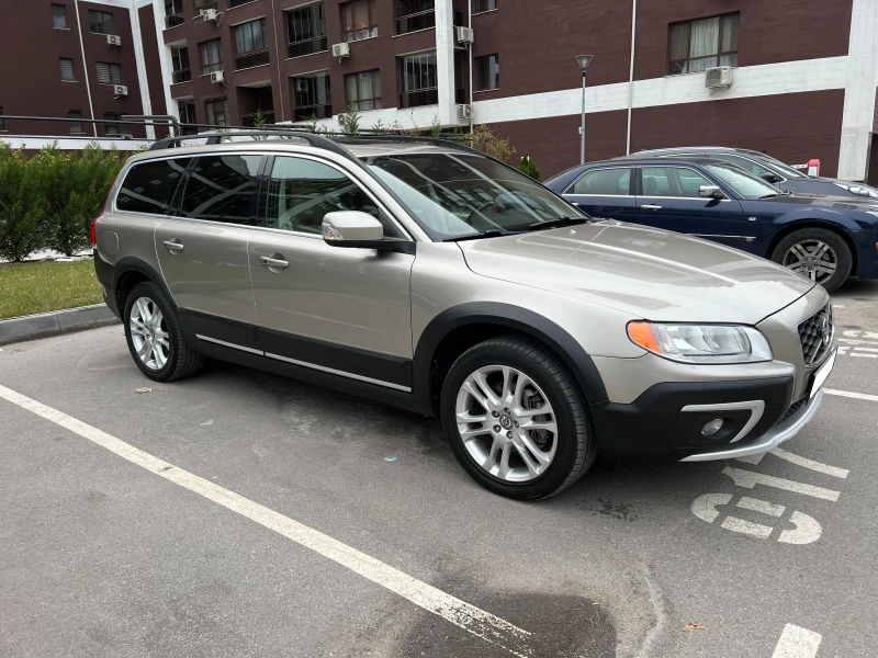 Volvo Xc70 T5 PREMIER, снимка 4 - Автомобили и джипове - 53257378
