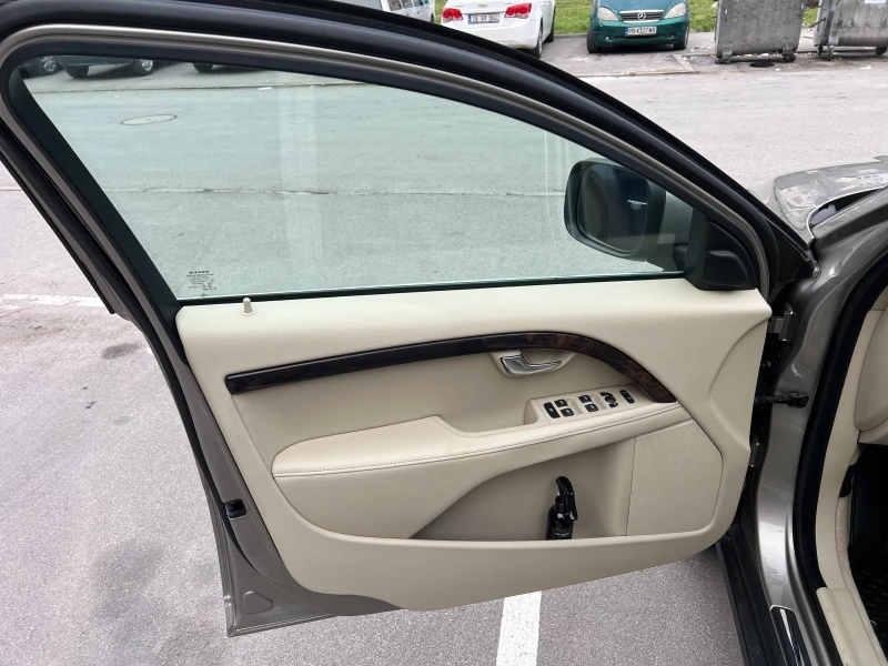 Volvo Xc70 T5 PREMIER, снимка 15 - Автомобили и джипове - 53257378