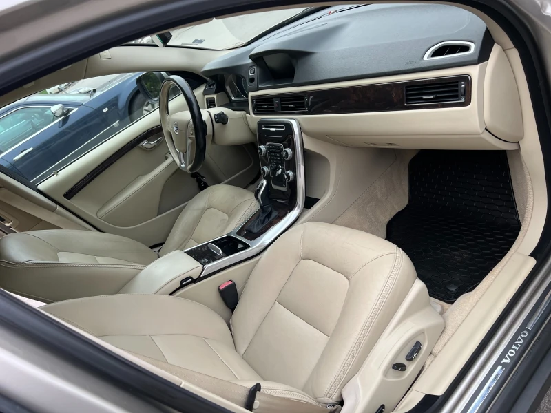 Volvo Xc70 T5 PREMIER, снимка 8 - Автомобили и джипове - 53257378