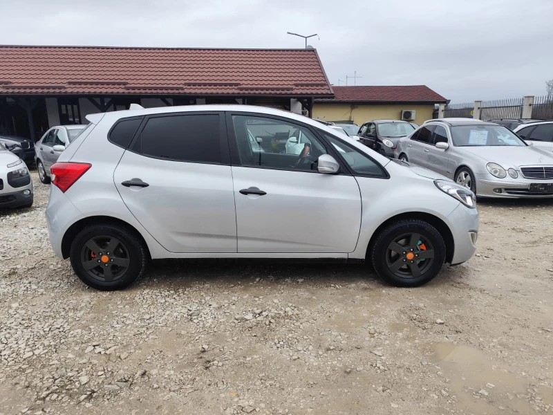 Hyundai I20 1.6 бензин Автомат, снимка 4 - Автомобили и джипове - 53292618