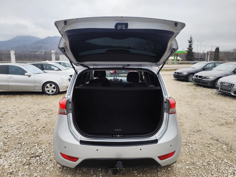 Hyundai I20 1.6 бензин Автомат, снимка 7 - Автомобили и джипове - 53292618