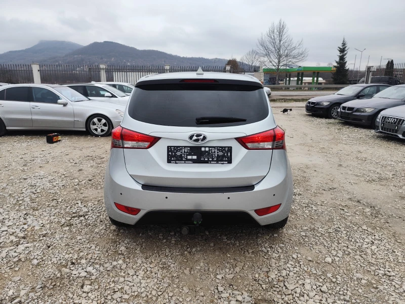 Hyundai I20 1.6 бензин Автомат, снимка 6 - Автомобили и джипове - 53292618