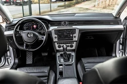 VW Passat B8 2.0TDI 190кс Full option, снимка 10 - Автомобили и джипове - 47130339