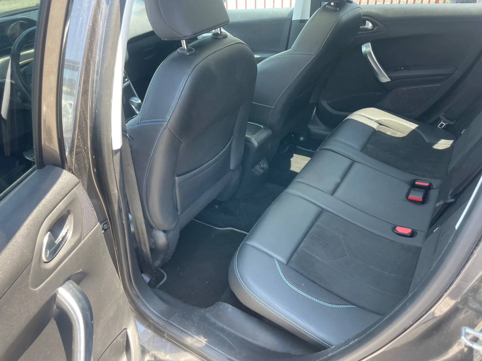 Peugeot 2008 1.2 AUTOMATIC  - изображение 10