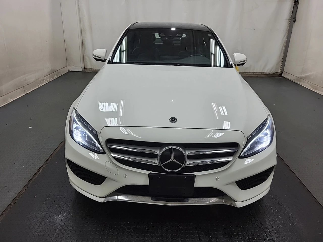 Mercedes-Benz C 300 AWD * CARFAX * АвтоКредит * Цена до България*  - изображение 6