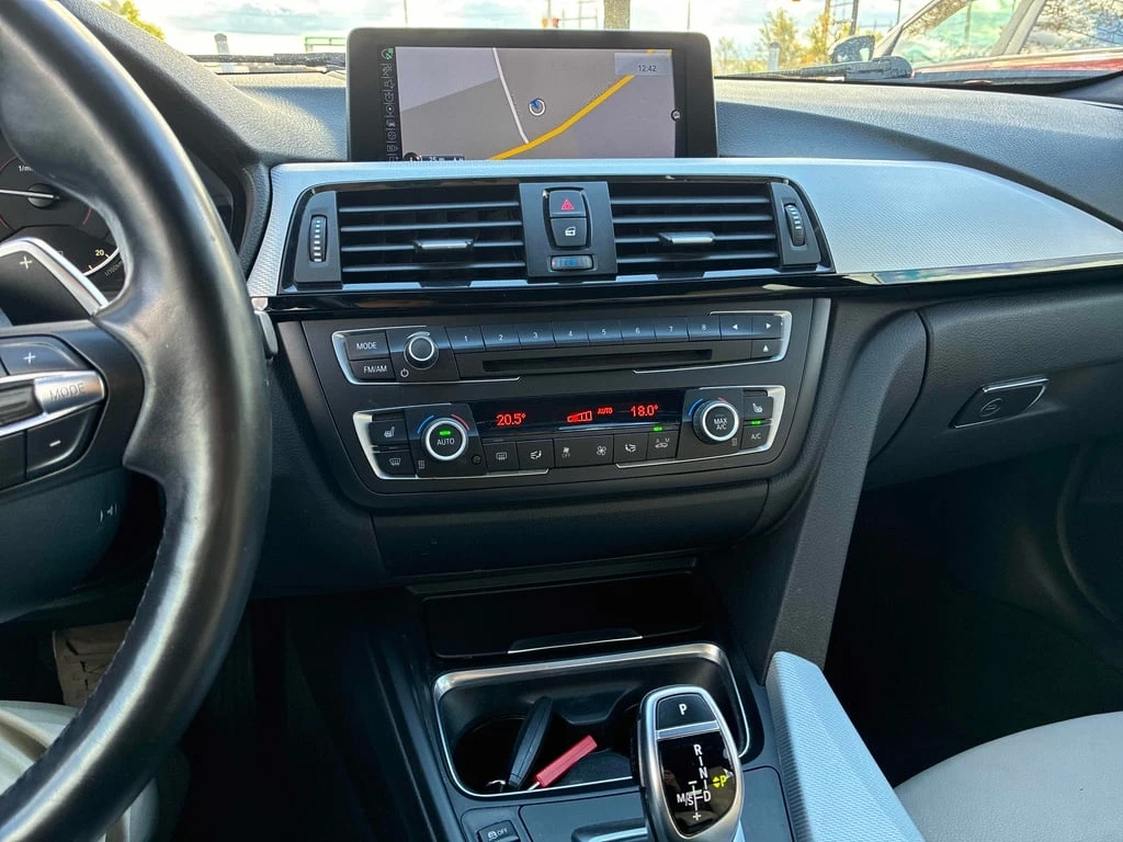 BMW 335 * 335i xDrive * CARFAX * БЕЗ ПЪРВОНАЧАЛНА ВНОСКА - изображение 9