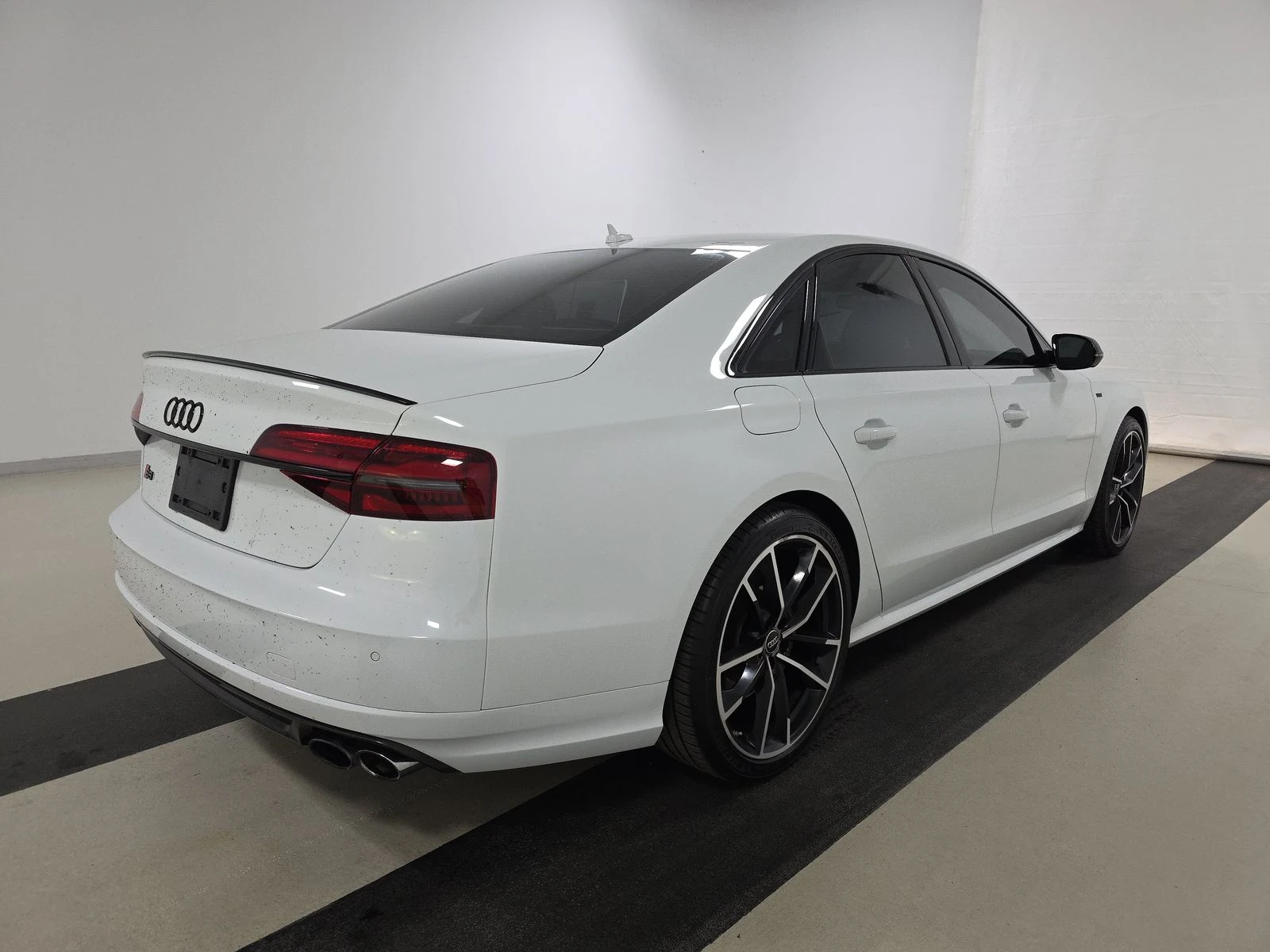 Audi S8 PLUS* CARFAX* БЕЗ ПЪРВОНАЧАЛНА*  - изображение 4