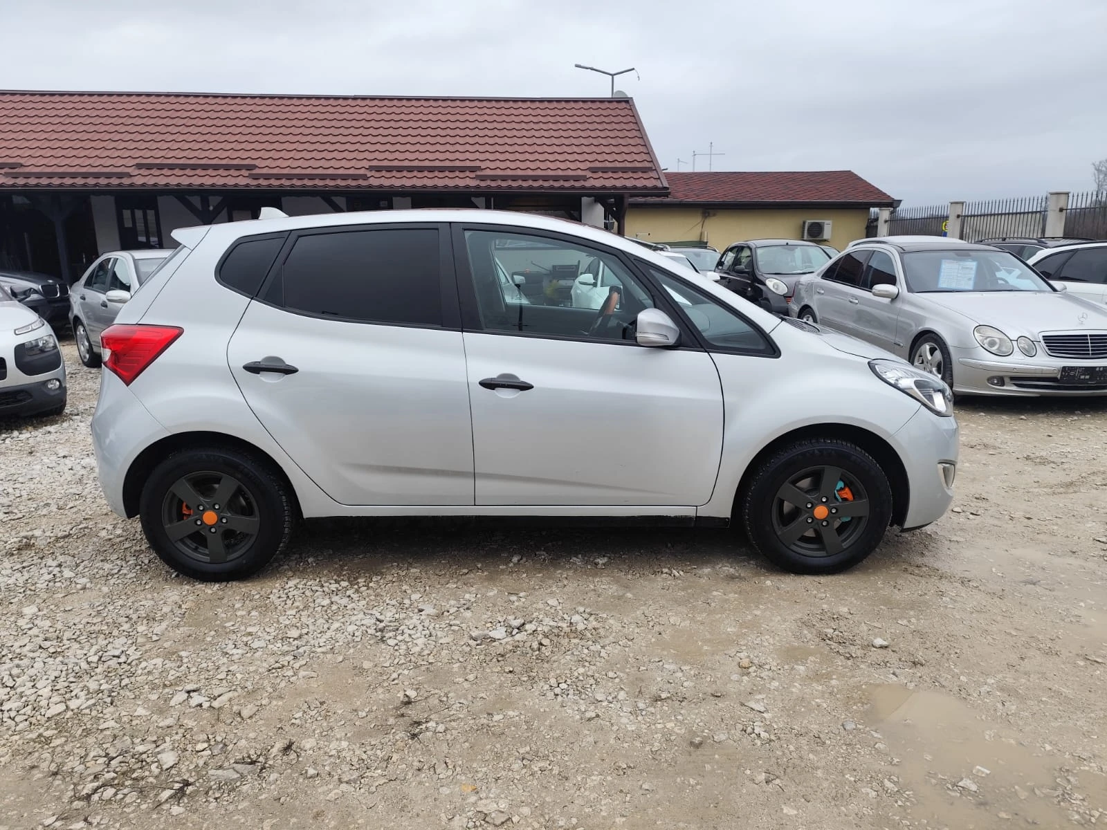 Hyundai I20 1.6 бензин Автомат - изображение 4