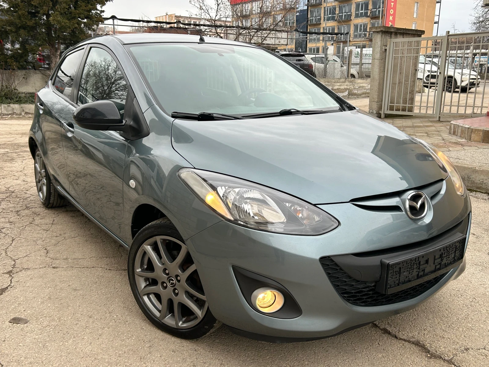 Mazda 2 1.3i ГАЗ НАВИ  - изображение 3