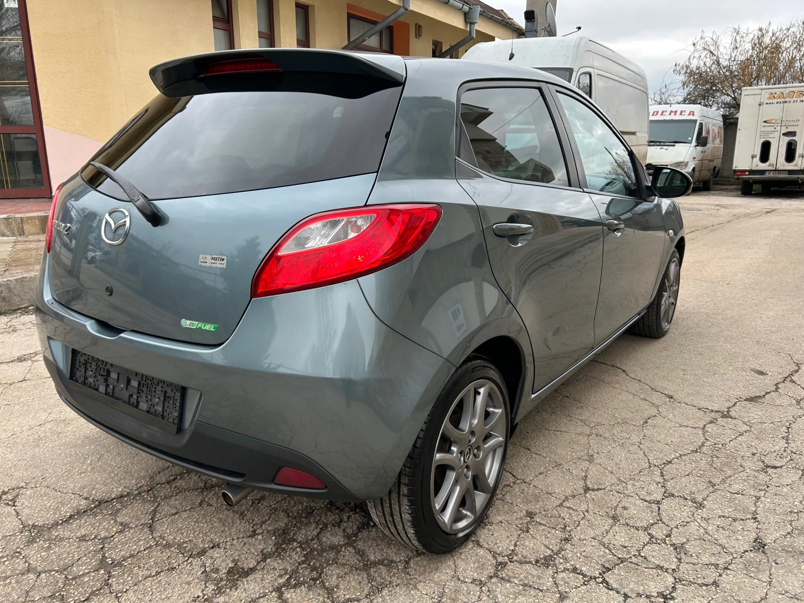 Mazda 2 1.3i ГАЗ НАВИ  - изображение 5
