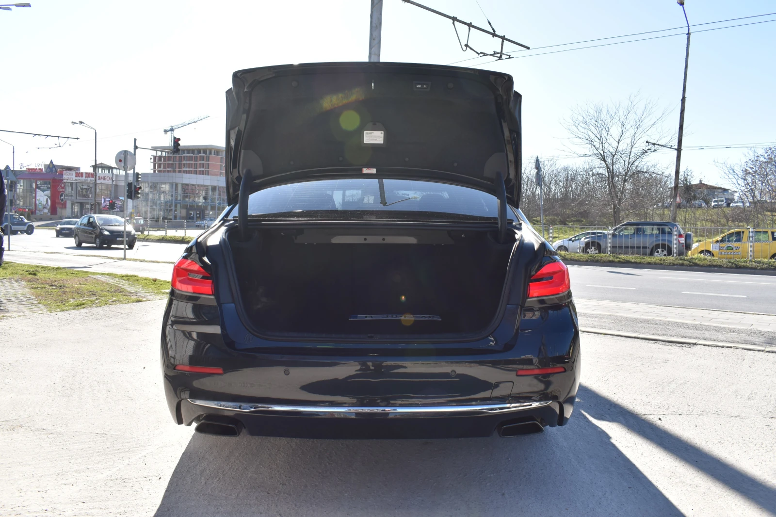 BMW 540 M-PACKET* LASER-HEAD* LIGHT* DIGITAL* AMBIENT* 360, снимка 7 - Автомобили и джипове - 53784438