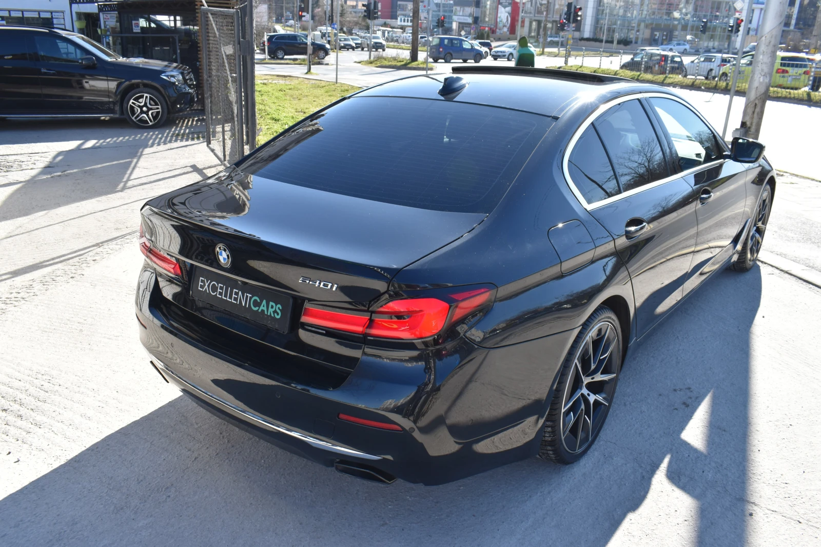 BMW 540 M-PACKET* LASER-HEAD* LIGHT* DIGITAL* AMBIENT* 360, снимка 4 - Автомобили и джипове - 53784438