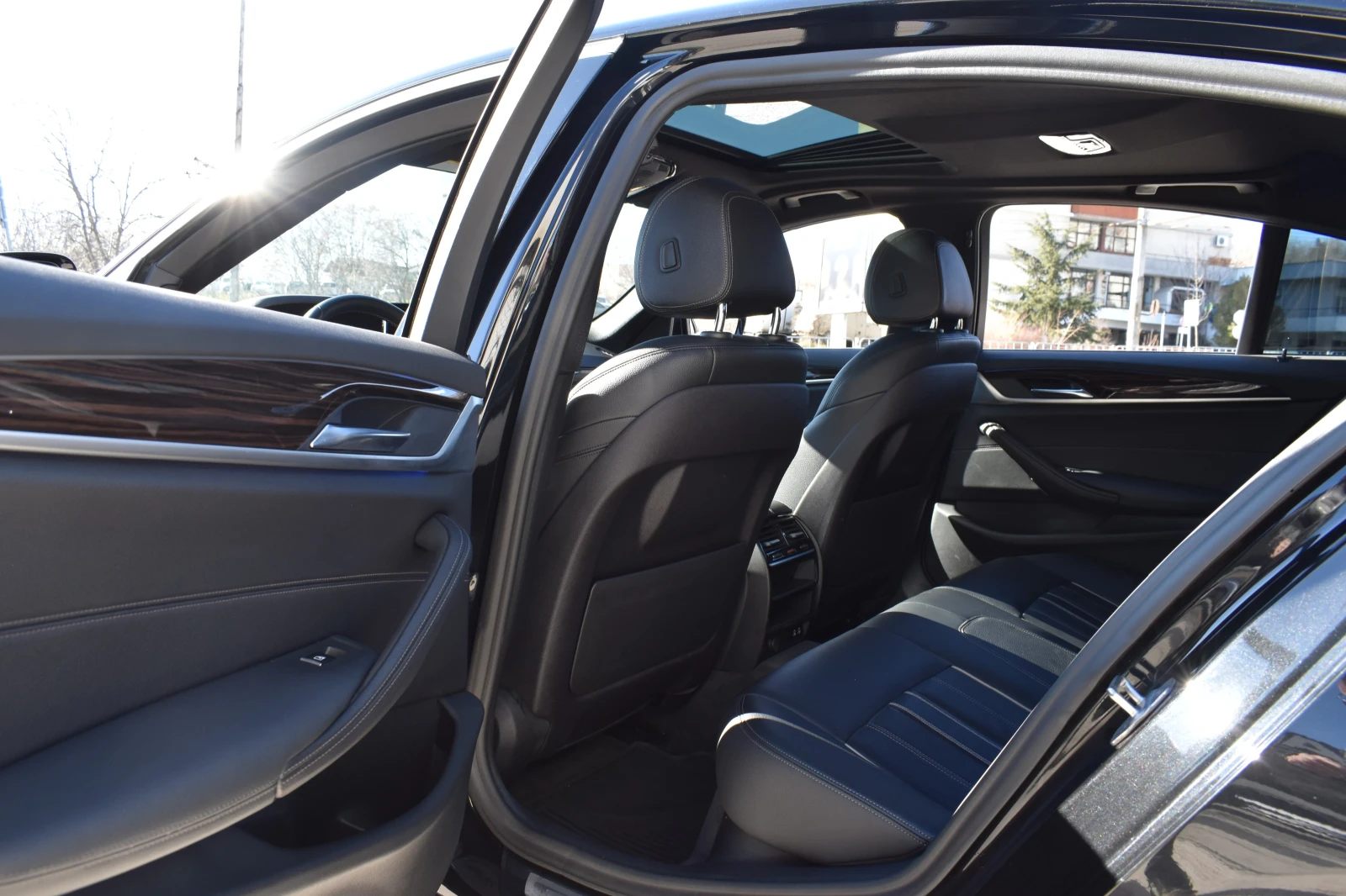 BMW 540 M-PACKET* LASER-HEAD* LIGHT* DIGITAL* AMBIENT* 360, снимка 11 - Автомобили и джипове - 53784438