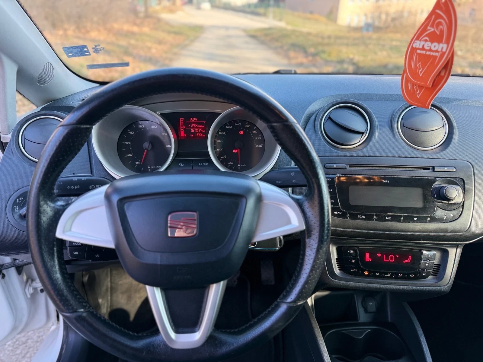 Seat Ibiza 6J, снимка 11 - Автомобили и джипове - 53804051