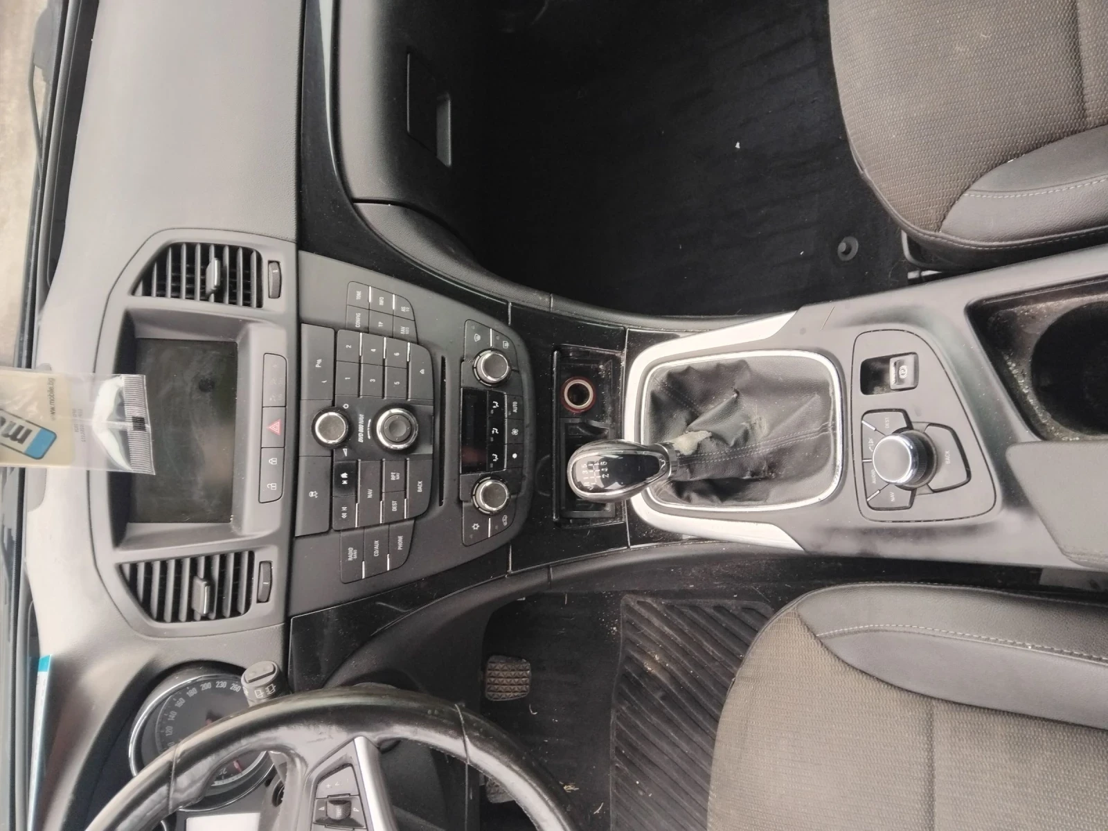 Opel Insignia 2.0CDTi160ксНави, снимка 16 - Автомобили и джипове - 54007726