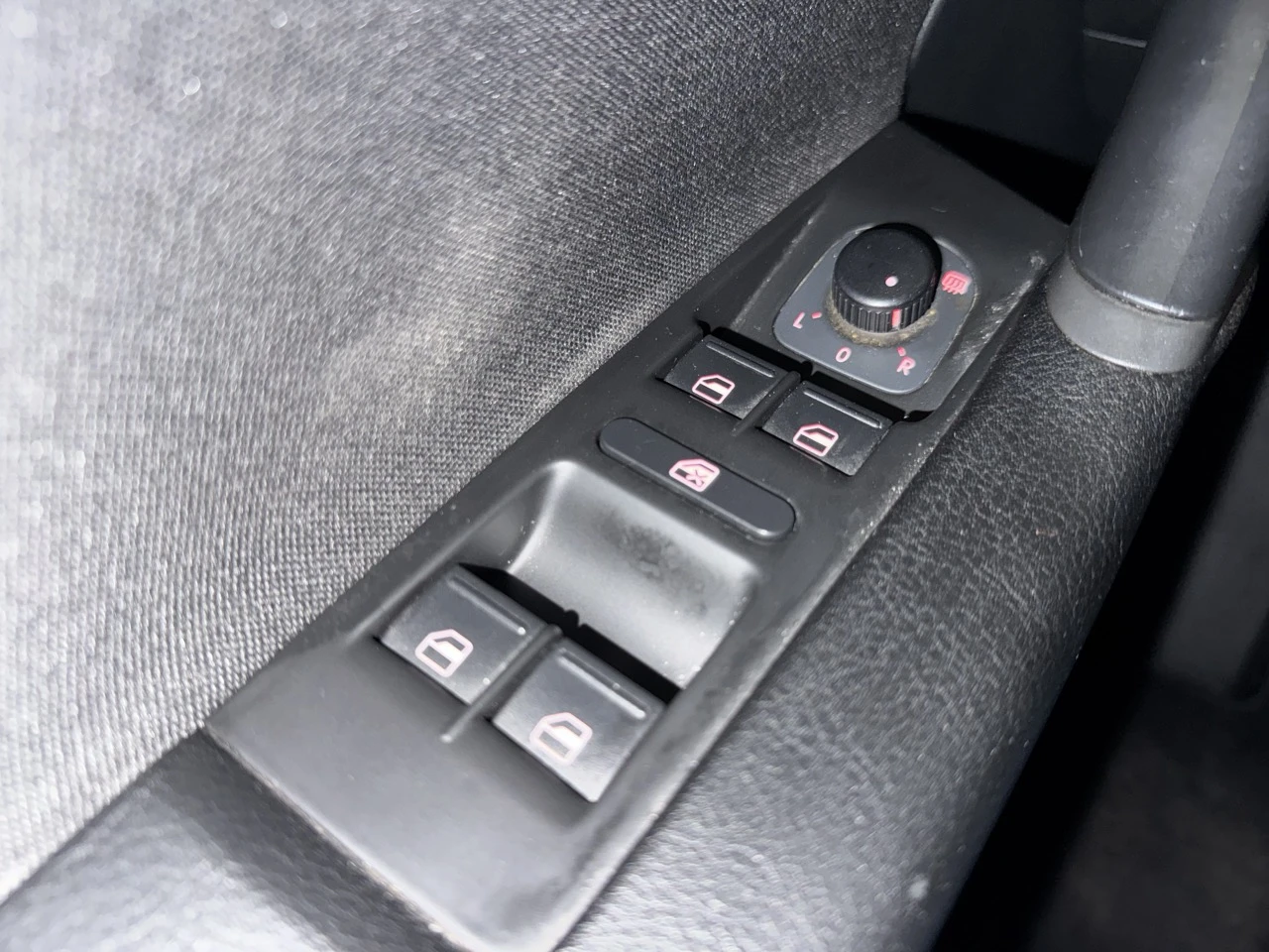 VW Passat 1.6 TDI, снимка 9 - Автомобили и джипове - 54195999