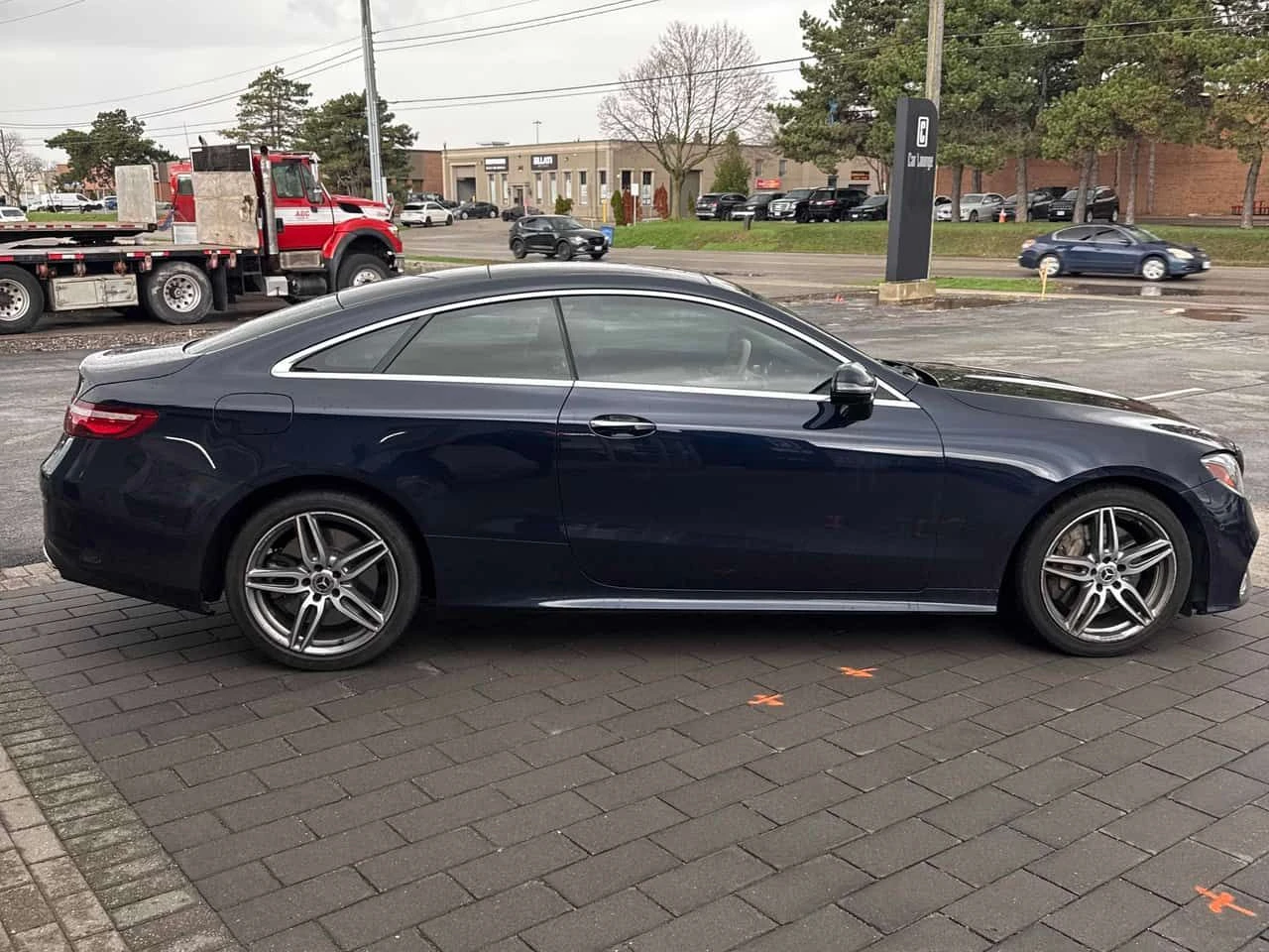 Mercedes-Benz E 400  4MATIC Coupe * DISTRONIC* BURMESTER* 360* , снимка 3 - Автомобили и джипове - 54248445