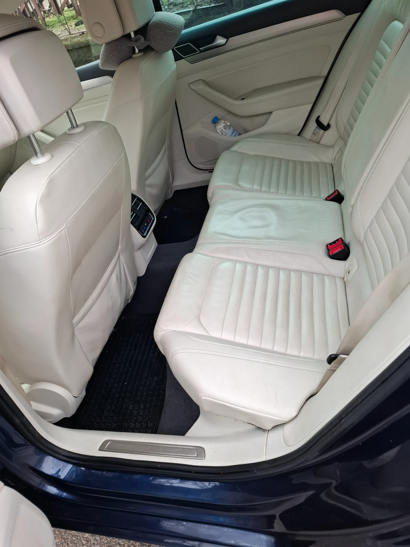 VW Passat 2.0 TDI, снимка 8 - Автомобили и джипове - 54572659