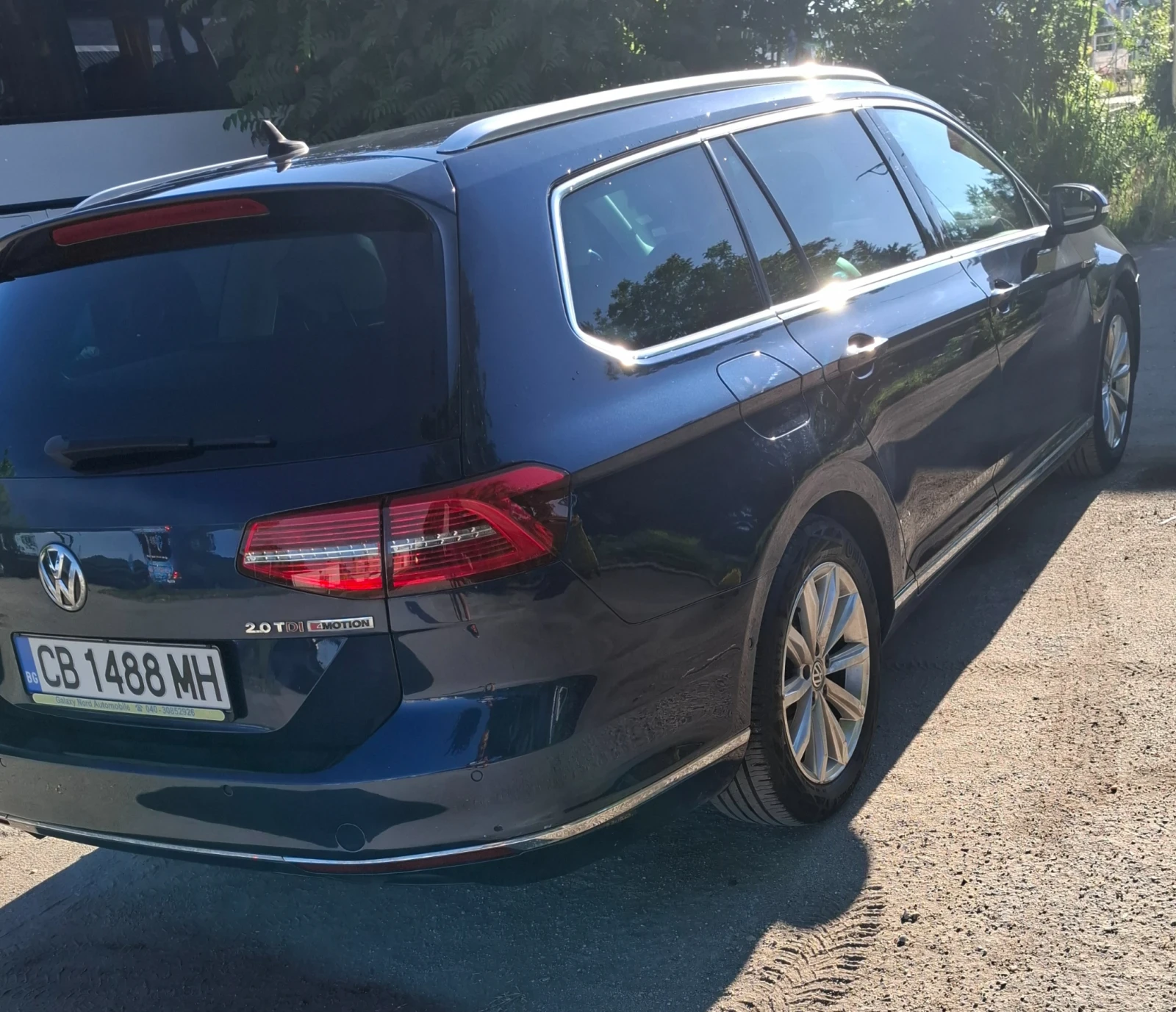 VW Passat 2.0 TDI, снимка 4 - Автомобили и джипове - 54986513