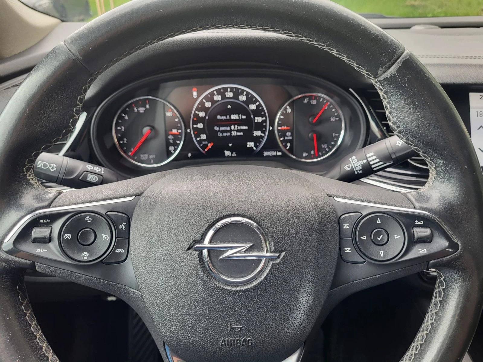Opel Insignia 2.0 Дизел 170коня високо ниво на оборудване Внос Г, снимка 9 - Автомобили и джипове - 54676856