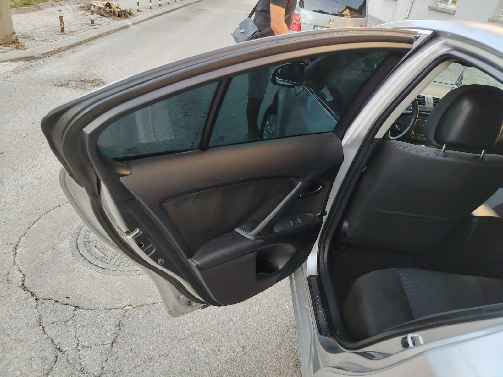 Toyota Avensis, снимка 8 - Автомобили и джипове - 55501079