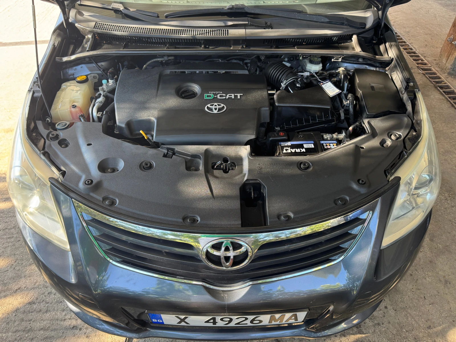 Toyota Avensis АВТОМАТ-ОБСЛУЖЕНА, снимка 7 - Автомобили и джипове - 55693960