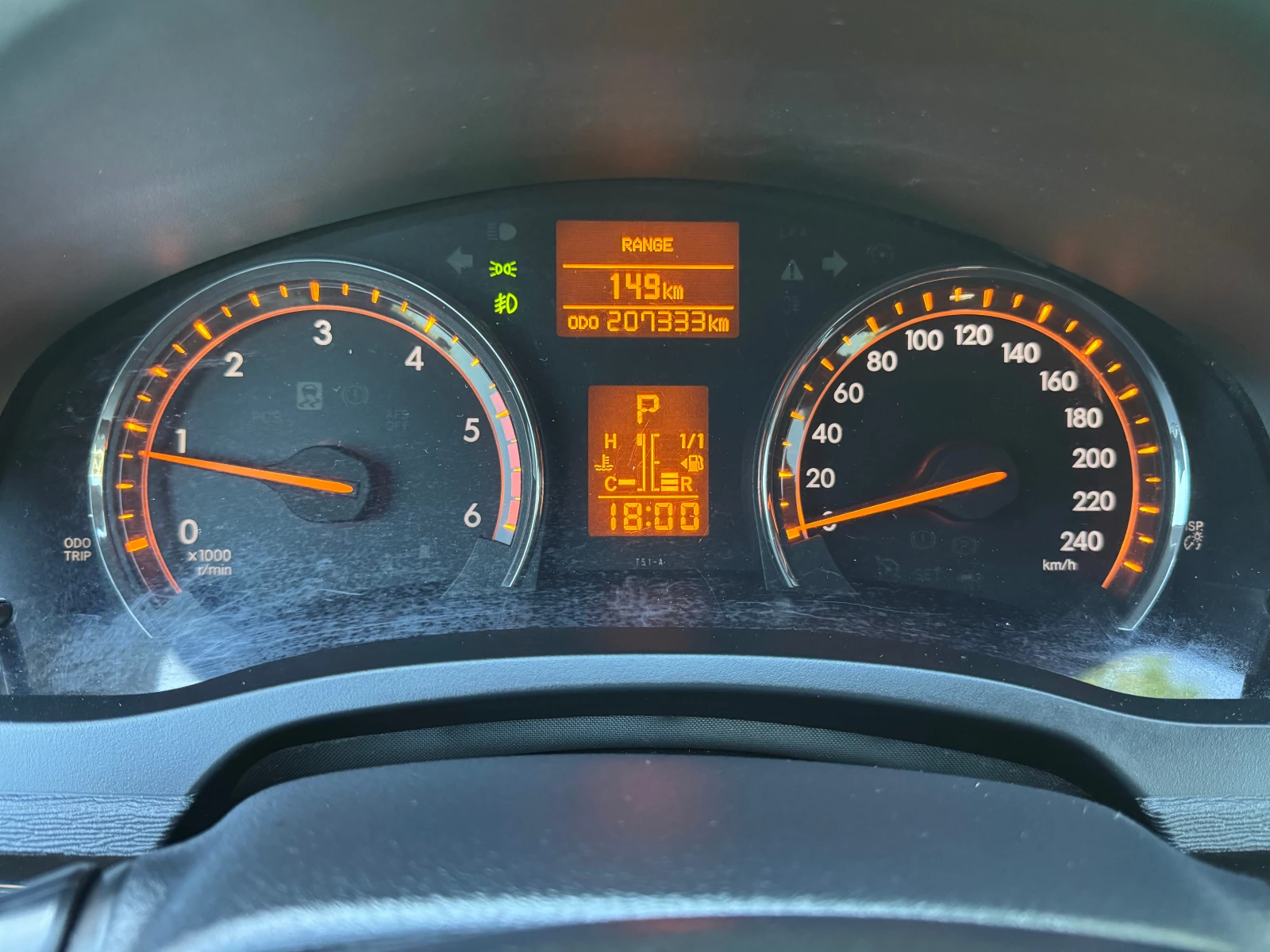 Toyota Avensis АВТОМАТ-ОБСЛУЖЕНА, снимка 8 - Автомобили и джипове - 55693960
