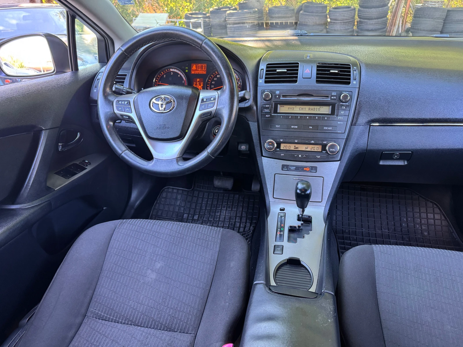 Toyota Avensis АВТОМАТ-ОБСЛУЖЕНА, снимка 12 - Автомобили и джипове - 55693960