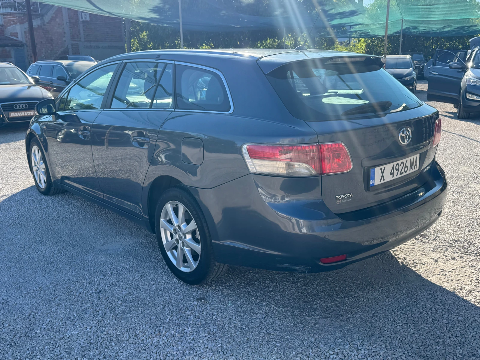 Toyota Avensis АВТОМАТ-ОБСЛУЖЕНА, снимка 5 - Автомобили и джипове - 55693960