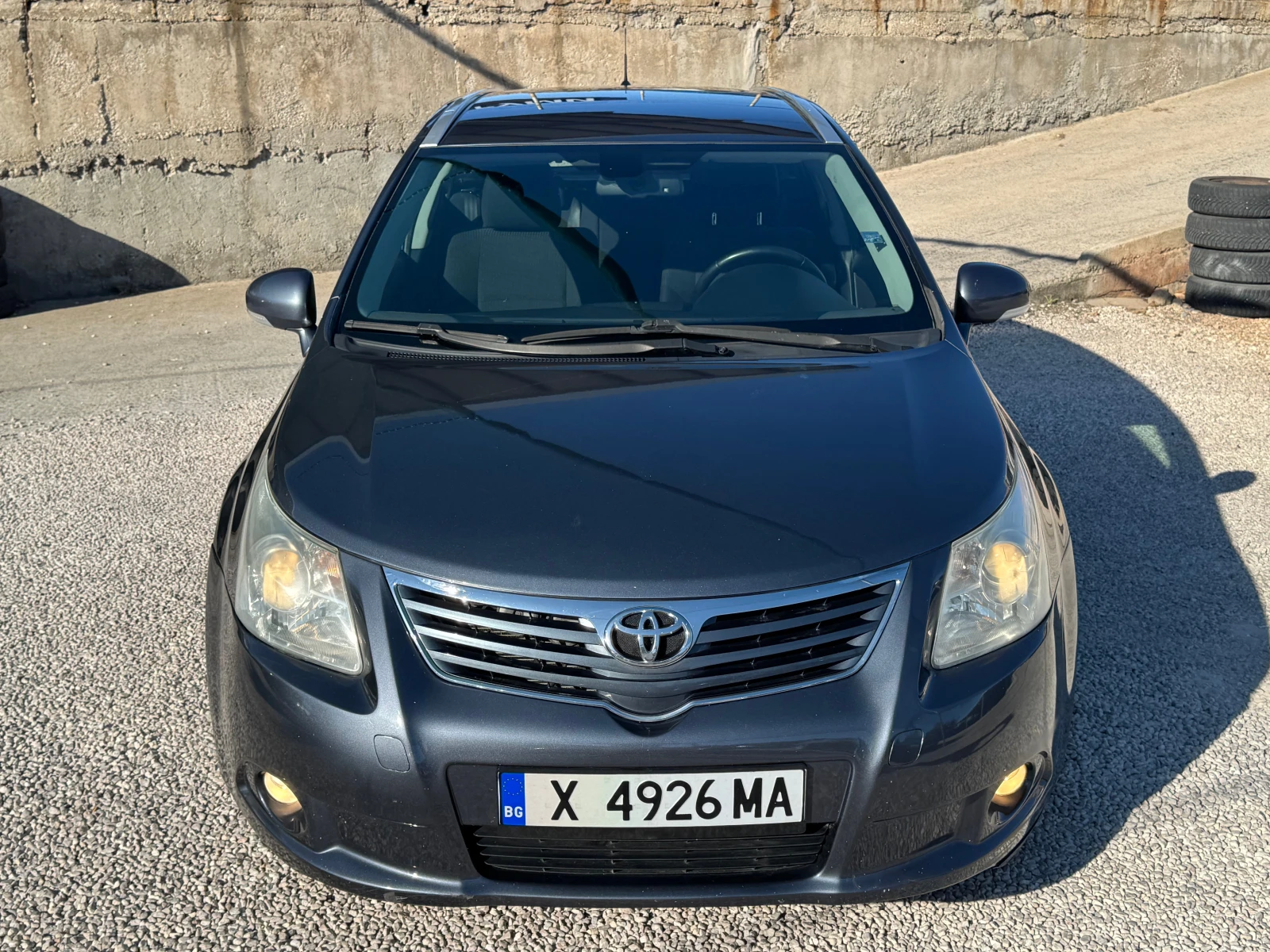 Toyota Avensis АВТОМАТ-ОБСЛУЖЕНА, снимка 2 - Автомобили и джипове - 55693960