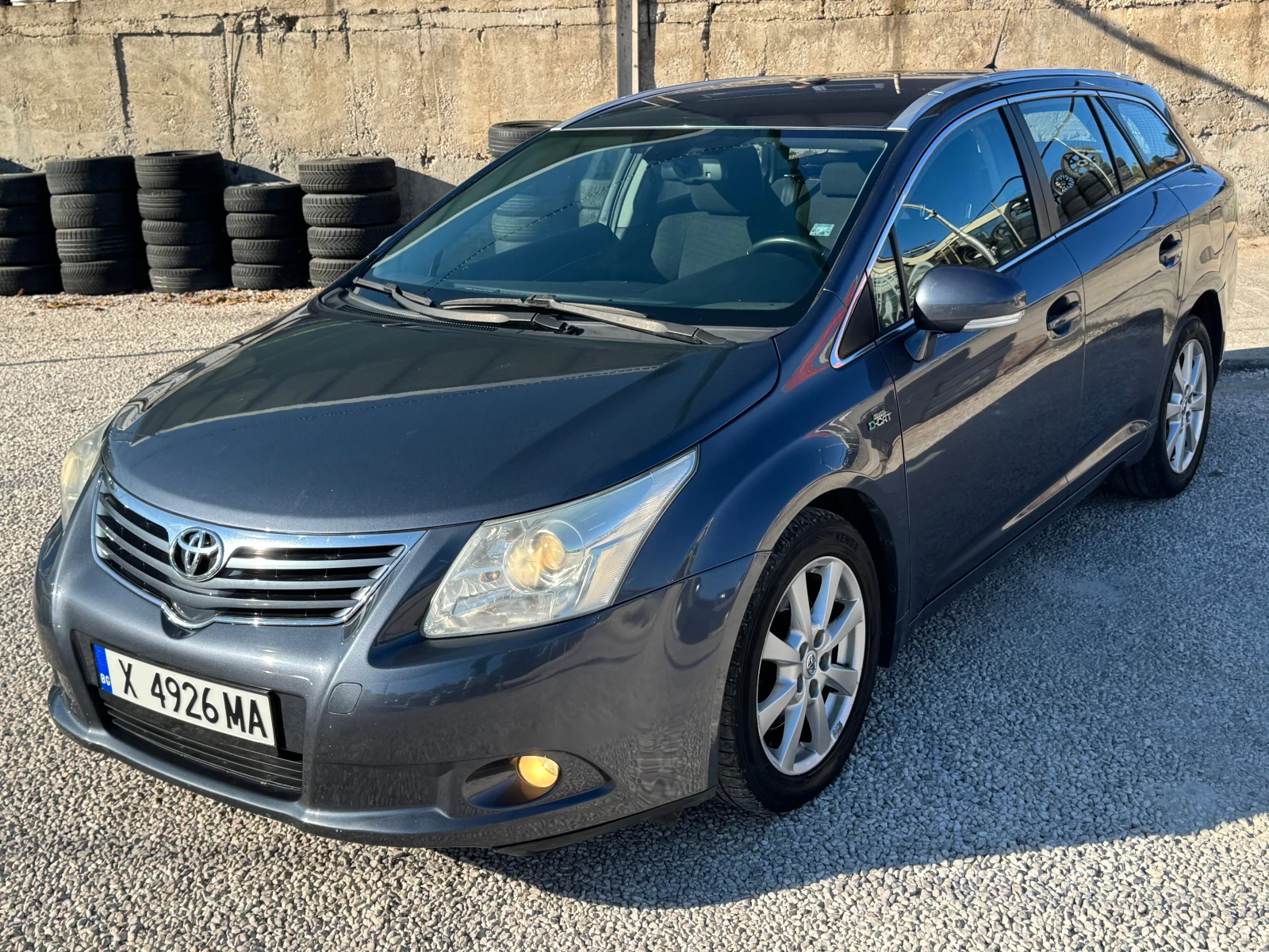 Toyota Avensis АВТОМАТ-ОБСЛУЖЕНА