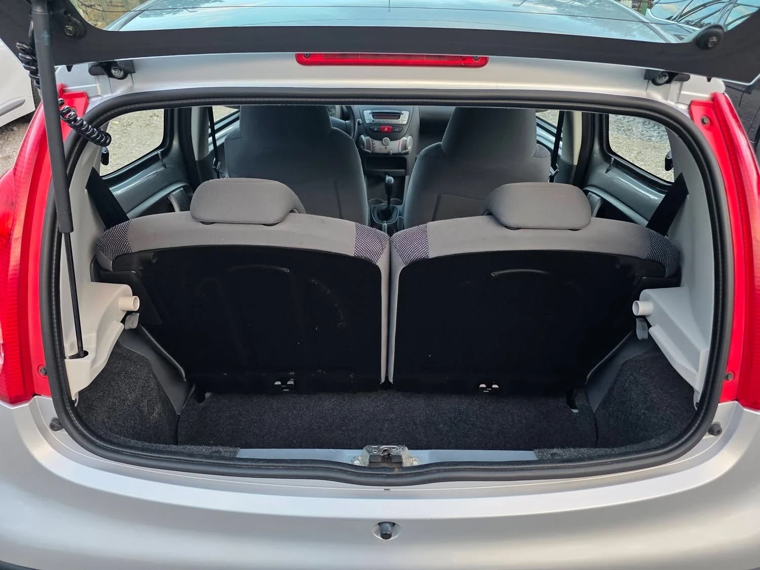 Peugeot 107 1.0i 68K.C. / �������� / 2007 ������ | Mobile.bg � ����������� 11
