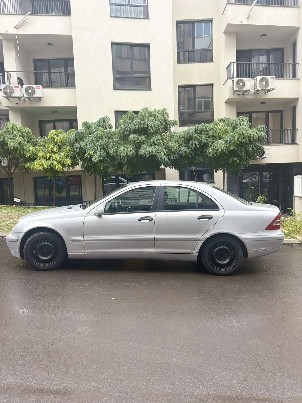 Mercedes-Benz C 180, снимка 3 - Автомобили и джипове - 56659427